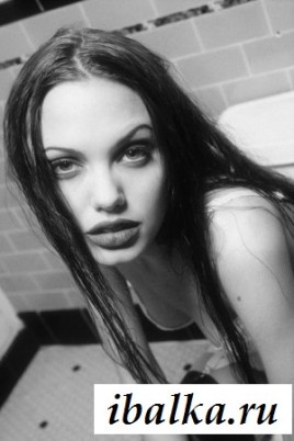 Эротический альбом знаменитости Анджелины Джоли