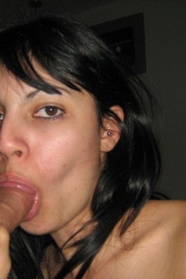 Жена брюнетка с членом во рту (64 фото)