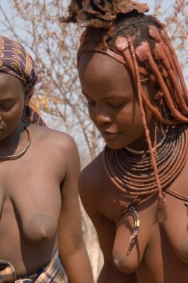 Обнаженные девушки диких племен (60 фото)