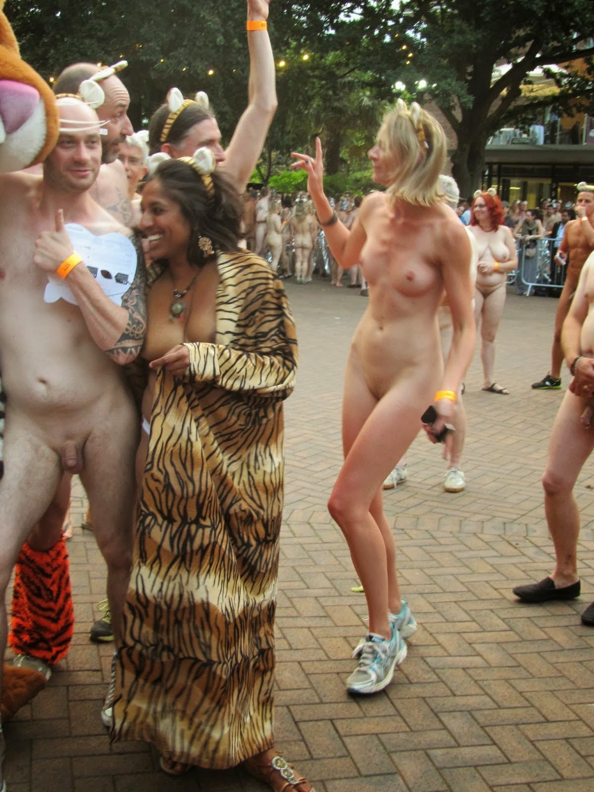 фестивали с голыми девками фото 69